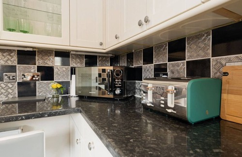 Blacon House | Family-Friendly Chester Millennium Greenway Home for 4