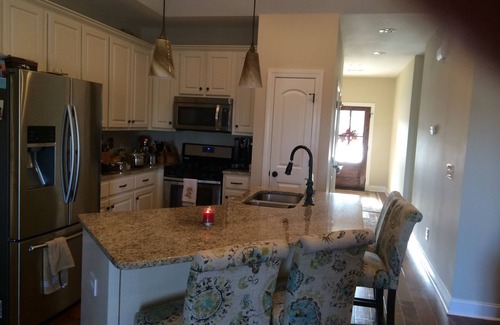 Oxford House | Ideal Retreat for Game Days and Graduations Near Campus!