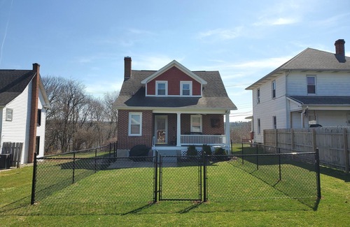 Bellefonte House | Ideal Retreat for Penn State Fans with Family-Friendly Amenities
