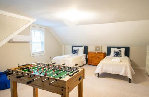 North Eastham House | Inviting Home with Game Space Near the Beach