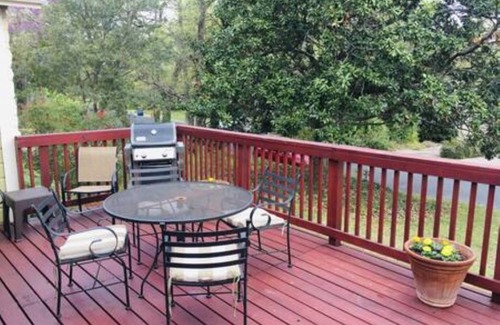 Tarrytown House | Quiet Retreat in Tarrytown with Ocean Views and Pet Access
