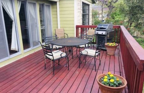 Tarrytown House | Quiet Retreat in Tarrytown with Ocean Views and Pet Access