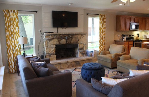 Seven Points House | Pet-Friendly Lake House with Fishing, Boating & Breakfast