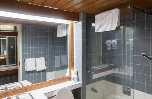 Port Antonio Hotel | Inviting Standard Room at Frenchman's Cove Resort