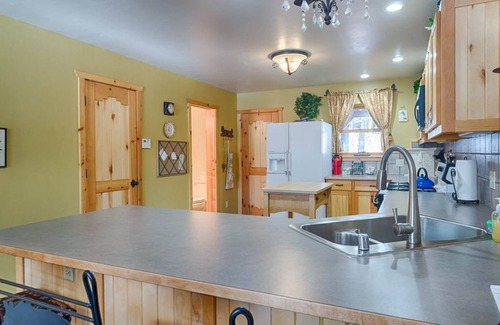 Angel Fire House | Ideal Getaway Near Ski Lift and Golf Course - Family Friendly