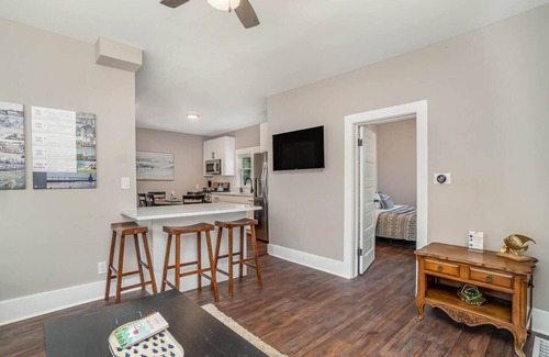 Michigan City Apartment | Idyllic Great Lakes Getaway - Pool & Oceanfront Views