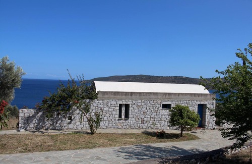 Karvelas House | Oceanfront Holiday House in Lakonia, Peloponnese - 9.2 Rated