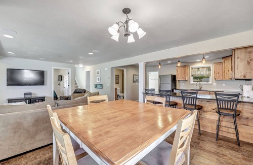 Green Bay House | Prime Location Just Steps from Lambeau Field & Spa Amenities
