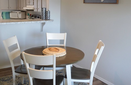 Moses Lake Condo | Convenient 2 Bed Condo near I-90 on Moses Lake