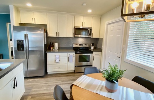 Renton House | Ideal 2-Bedroom Retreat with High-Speed WiFi & Pet Friendly