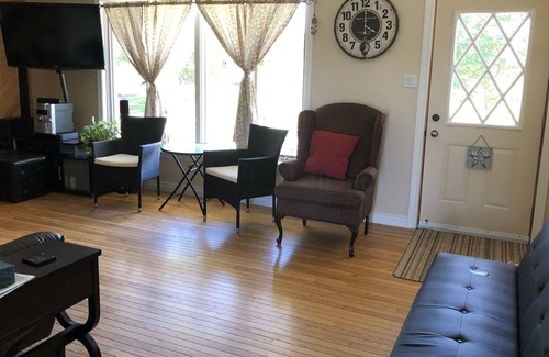Seafoam House | Great location 3 bedroom bungalow on the North Shore