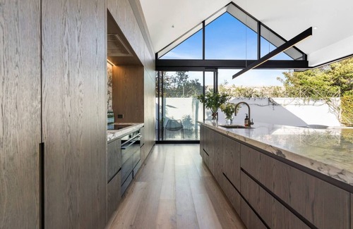 Ponsonby House | Elegant Oceanfront Retreat with Private Pool & Family Amenities