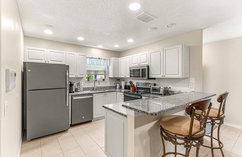 Alhambra Cottage | Charming Cottage Near Spanish Springs with Golf Cart Access
