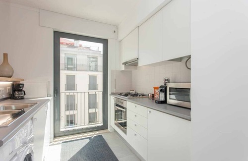 Mouraria Apartment | Prime Location with Castle Views and Exceptional Amenities