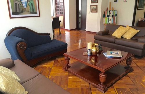 Calle 100 Apartment | Prime Location Near Attractions with Family-Friendly Amenities