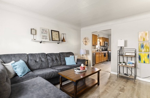 Warren House | Perfect Location! Cozy Home with Pet-Friendly Amenities