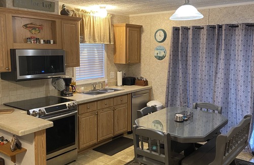 Hornbeak Cabin | Prime Location Near Reelfoot Lake with Family-Friendly Amenities