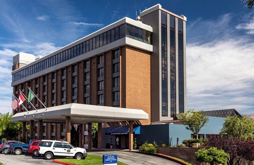 Wenatchee Hotel | Ideal Hotel with Pool & Spa Near the Highway