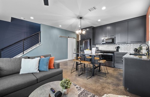 Montopolis House | Ideal Location Near Airport, COTA & Downtown with Hiking