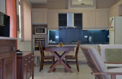 Asuncion House | Peaceful Retreat: Your Cozy Home Awaits with Pool & Pets