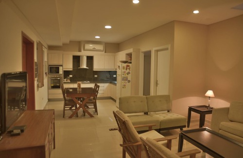Asuncion House | Peaceful Retreat: Your Cozy Home Awaits with Pool & Pets