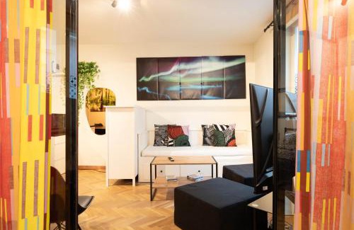 Kallio Apartment | Great location & transport connections with all amenities 1-8 people FREE CONTINENTAL BREAKFAST WIFI COFFEE &TEA
