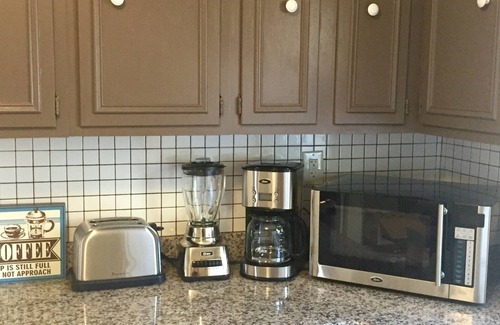 Eastwood House | Prime Location in Trendy East Nashville - Guest Rated 10/10