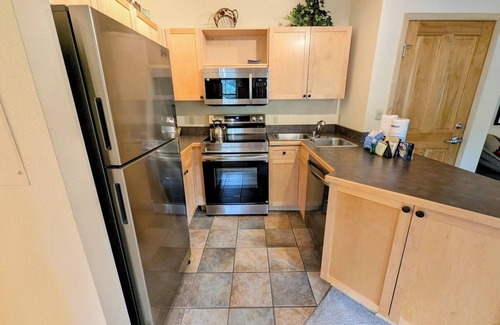 River Run Condo | Budget-Friendly End of Summer Rates with Top Amenities
