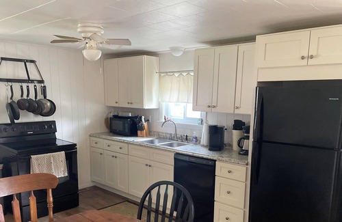 Pymatuning North Cottage | Great Location!! WI-FI Central AC to beach, Very close to beach and marina