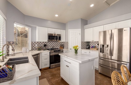 Superstition Springs House | Prime Location: King Suite with HEATED Pool & Game Room
