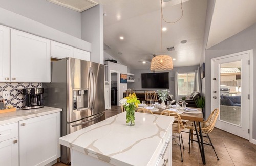 Superstition Springs House | Prime Location: King Suite with HEATED Pool & Game Room