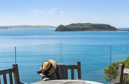 Great Mackerel Beach House | Exceptional Great Mackerel Beach Cabin with Ocean Views