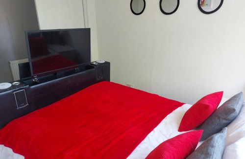 Milton Keynes Apartment | Prime Milton Keynes Location with Family-Friendly Amenities