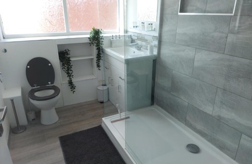 Milton Keynes Apartment | Prime Milton Keynes Location with Family-Friendly Amenities
