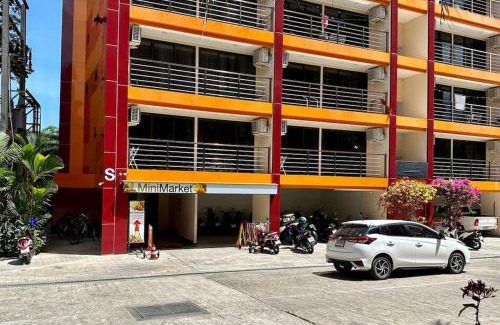 Nai Harn Apartment | Scenic Mountain View Apartment - Pearl 504, 4-Star Stay