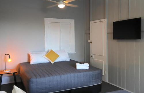 West Kempsey Hotel | Budget-Friendly Getaway at Great Northern Hotel with Breakfast