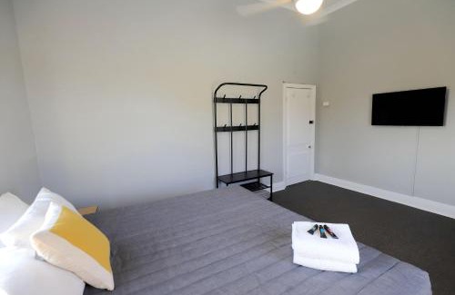 West Kempsey Hotel | Budget-Friendly Getaway at Great Northern Hotel with Breakfast
