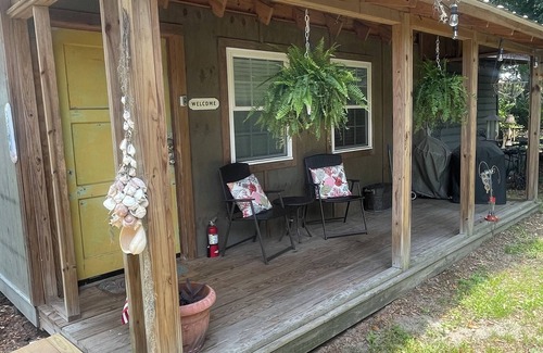 Darien Cabin | Top-Rated Guest House with Pool and Kitchen Amenities