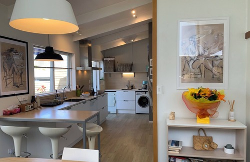 St. Clair House | Great opportunity to experience the Amazing St Clair Beach and Esplanade