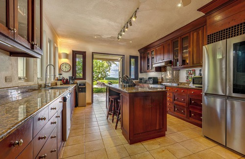 Las Palmas Villa | Unique Outdoor Spaces and Ocean Views Await Your Stay