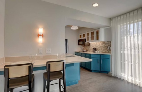 San Jose Hotel | Ideal Stay with Kitchen, Free Breakfast & Outdoor Pool