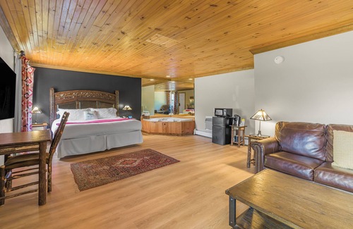 Old Forge Hotel | Explore Great Pines: Eco-Friendly Retreat with Pool & Dining