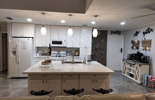 St. Augustine House | Relaxing Retreat for 6 with Pet-Friendly Amenities