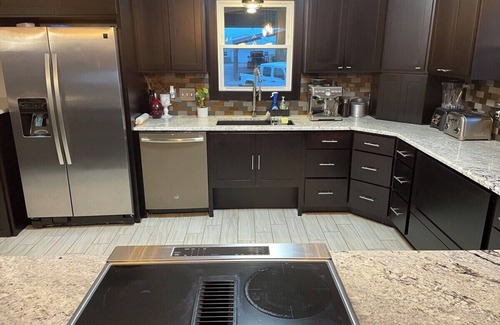 Arlington House | Pet-Friendly Haven: Ideal Stay for Your Visit