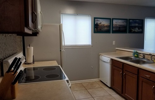 Neptune Beach House | Mermaid's Treasure: Oceanview Stay with Spa & Pet-Friendly Perks