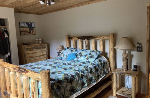 Priest River House | Idyllic Priest Lake Cabin with Pool & Golf Course Access
