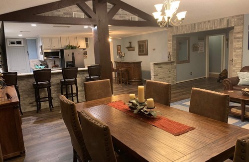 Bryan House | Inviting Country Retreat with Spa and Child-Friendly Amenities