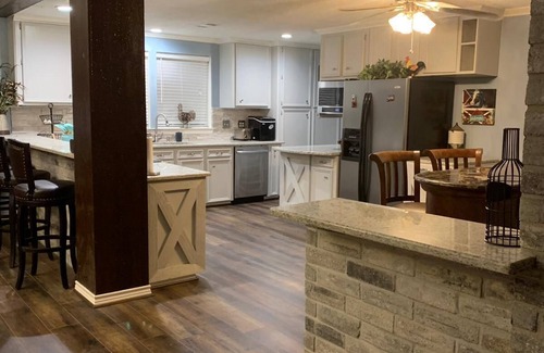 Bryan House | Inviting Country Retreat with Spa and Child-Friendly Amenities