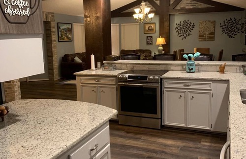 Bryan House | Inviting Country Retreat with Spa and Child-Friendly Amenities