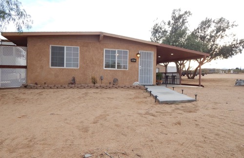 Yucca Valley Cabin | Inviting Getaway Near Joshua Tree Park & PioneerTown